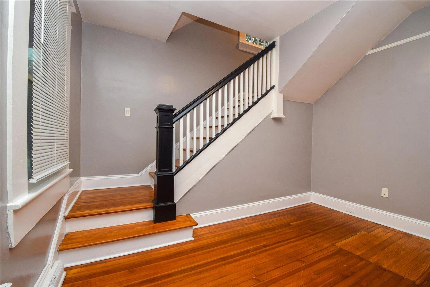 1029 Penmar AVE SE - Photo 3