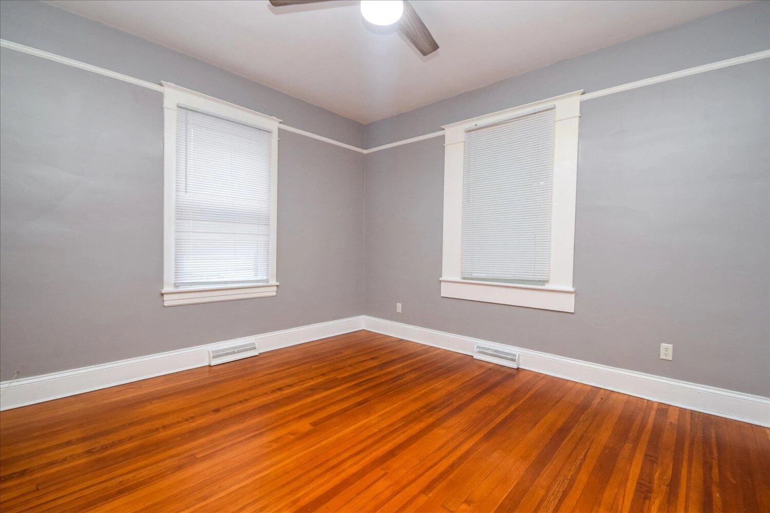 1029 Penmar AVE SE - Photo 5