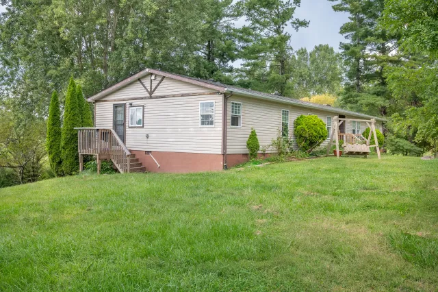 6782 Floyd N, Copper Hill, VA, 24079