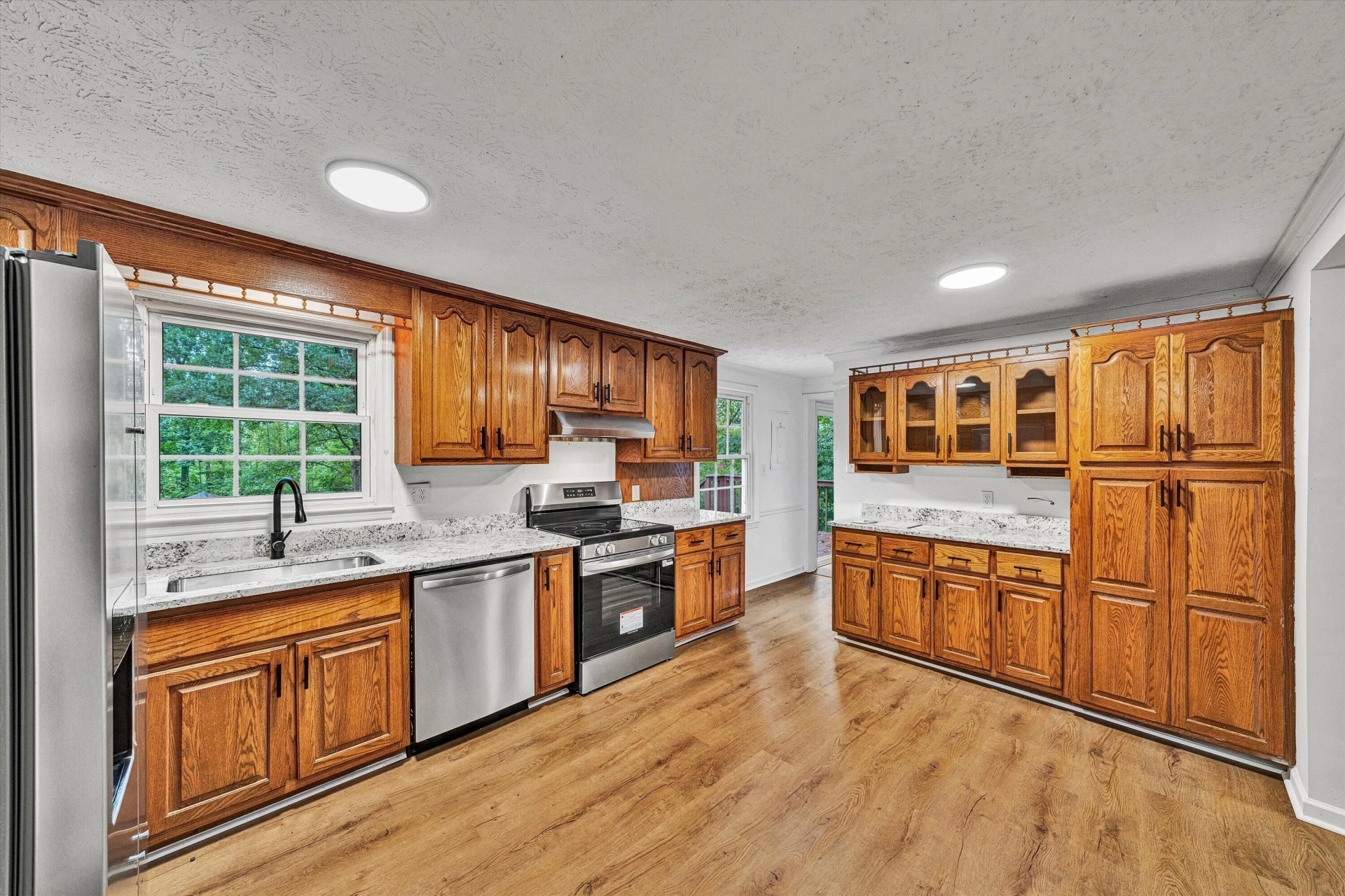 4037 Webster RD - Photo 6