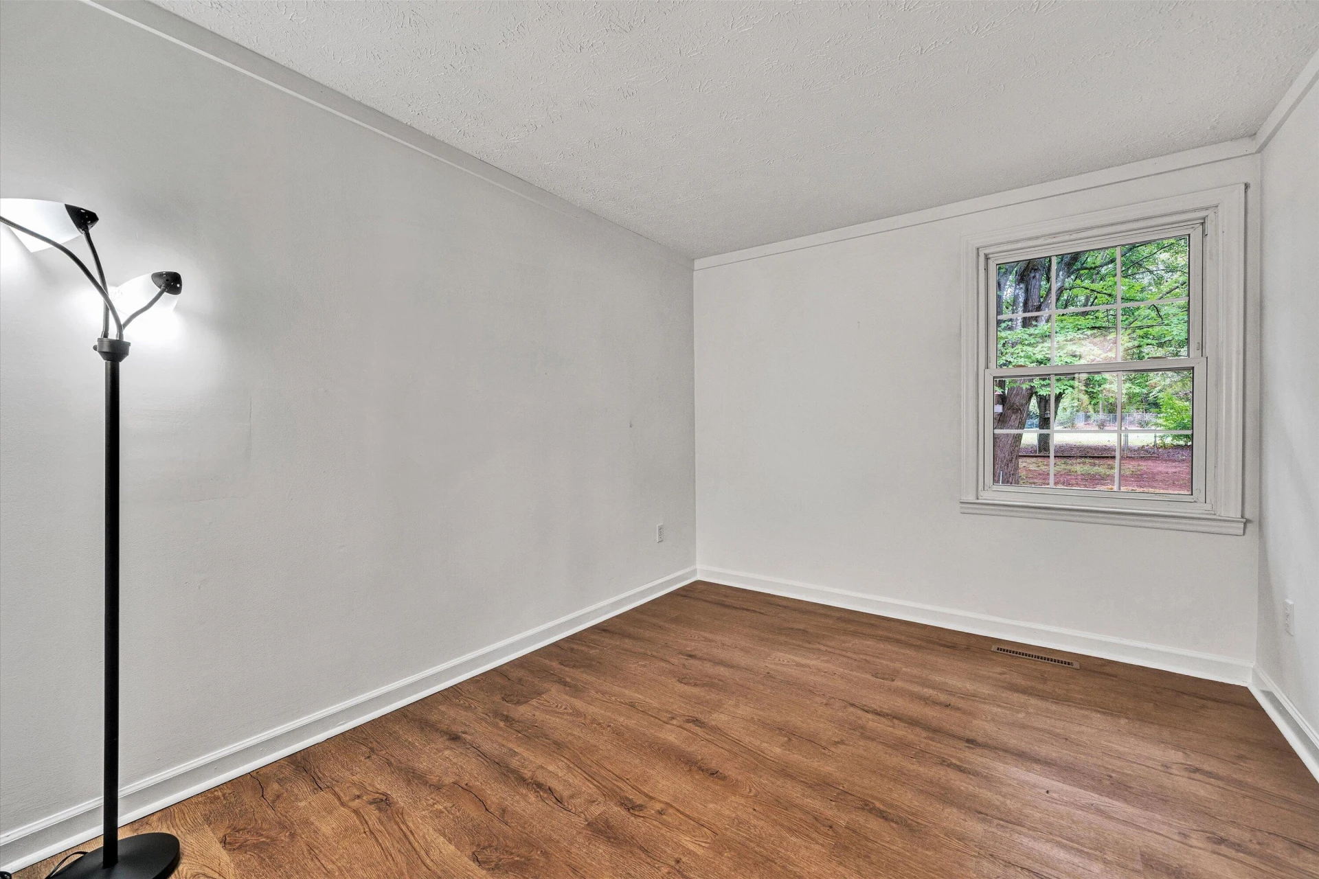 4037 Webster RD - Photo 11
