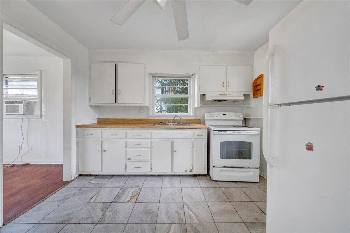 4248 Tennessee AVE NW - Photo 6