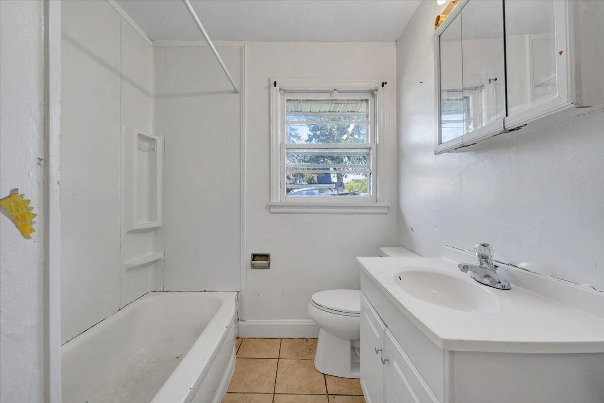 4248 Tennessee AVE NW - Photo 9