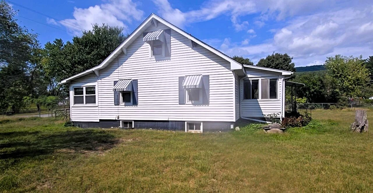 152 5th ST - Photo 4