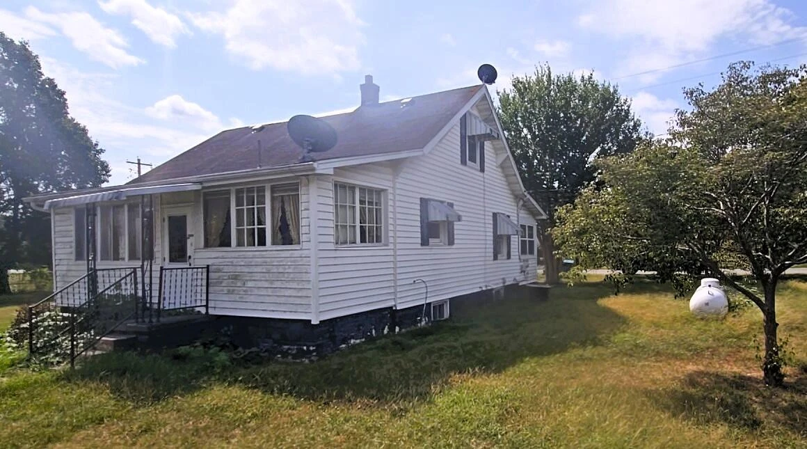 152 5th ST - Photo 8