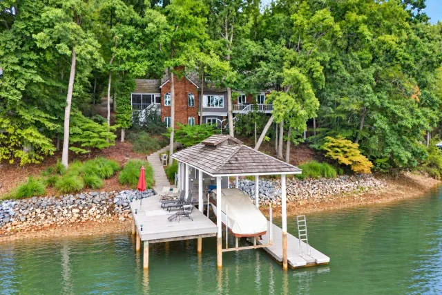 870 Oakshire LN, Wirtz, VA, 24184