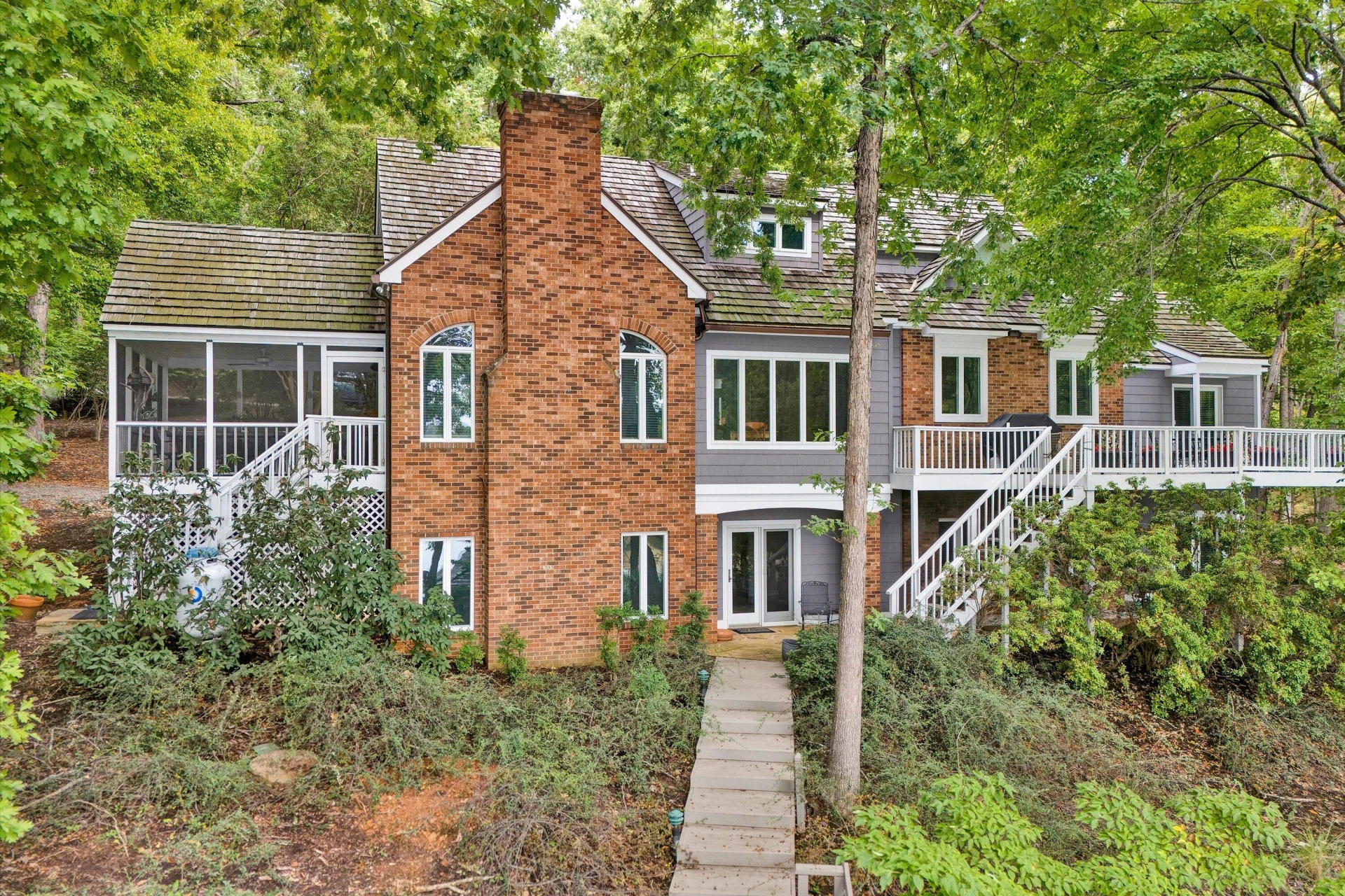 870 Oakshire LN - Photo 2