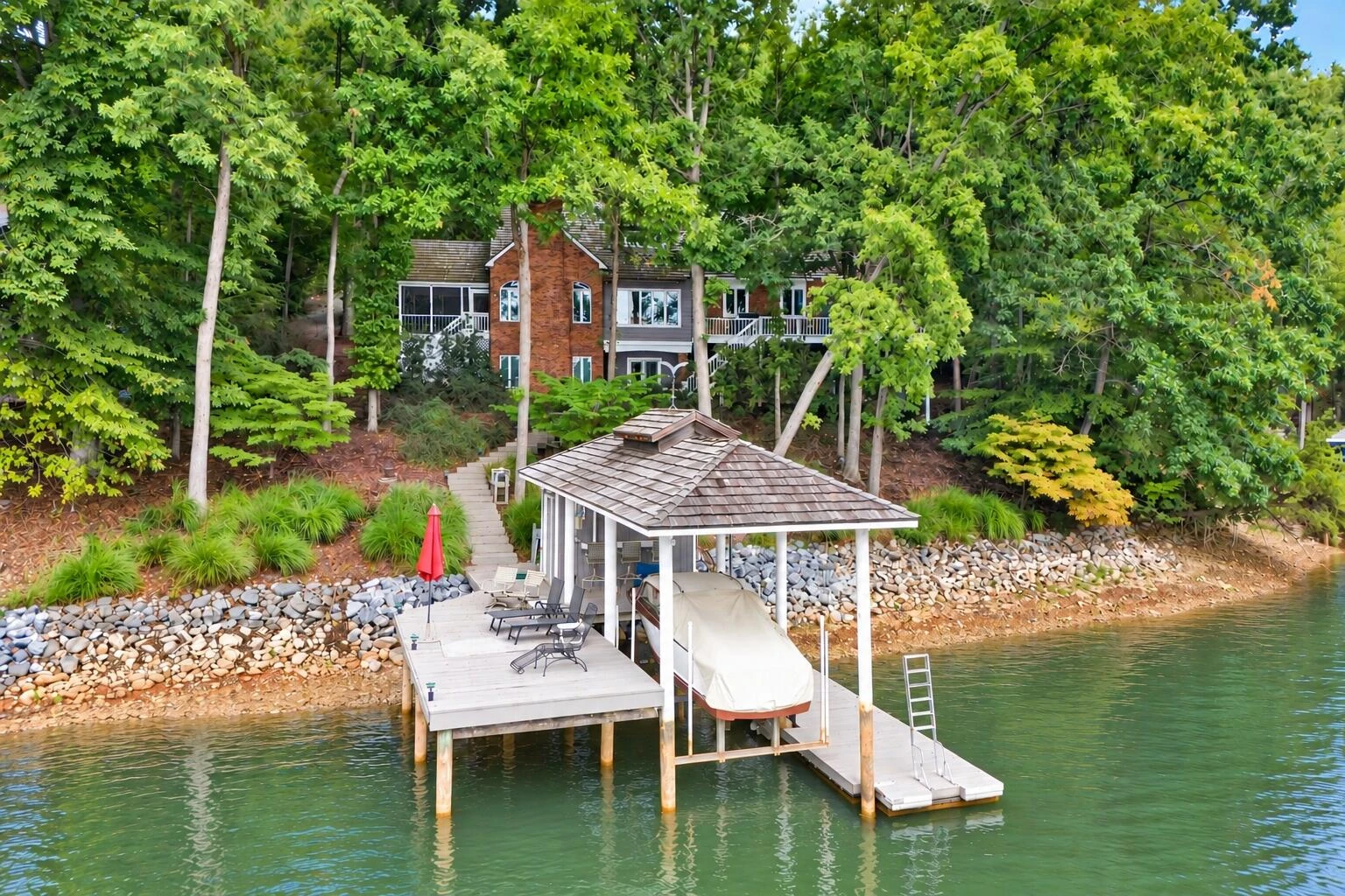 870 Oakshire LN