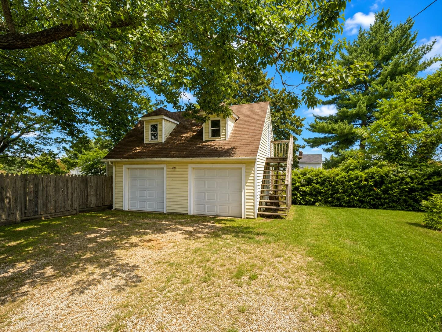 418 Cedar AVE - Photo 3