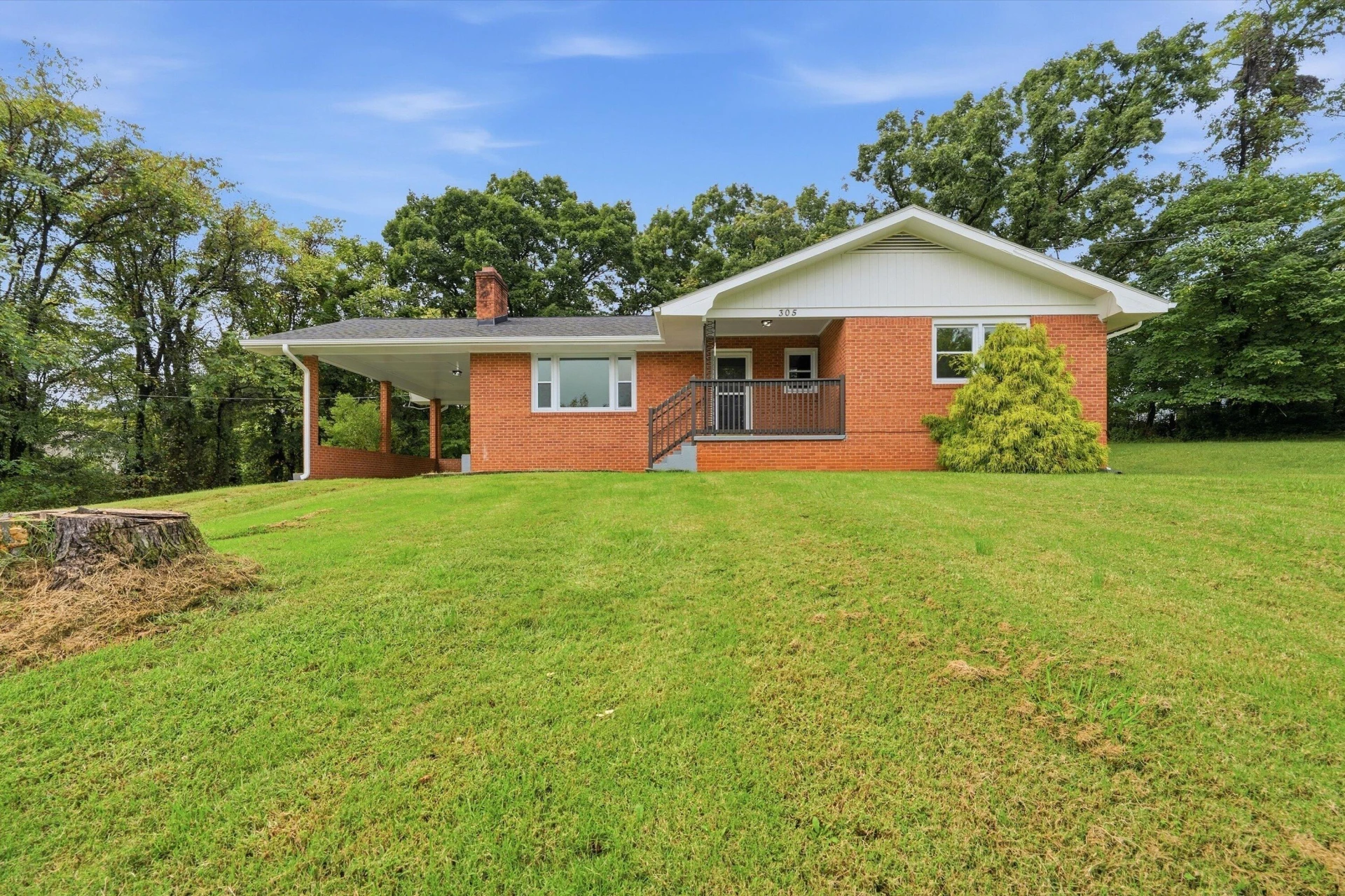 305 Byrd LN
