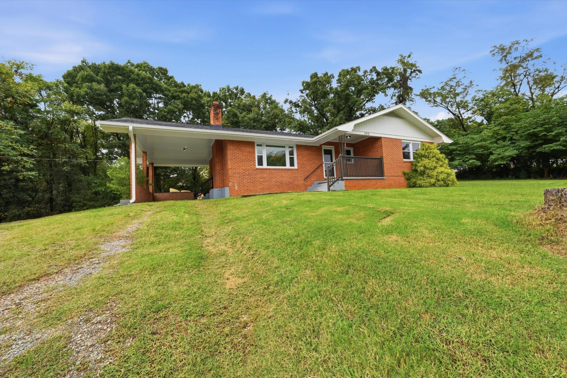305 Byrd LN - Photo 2