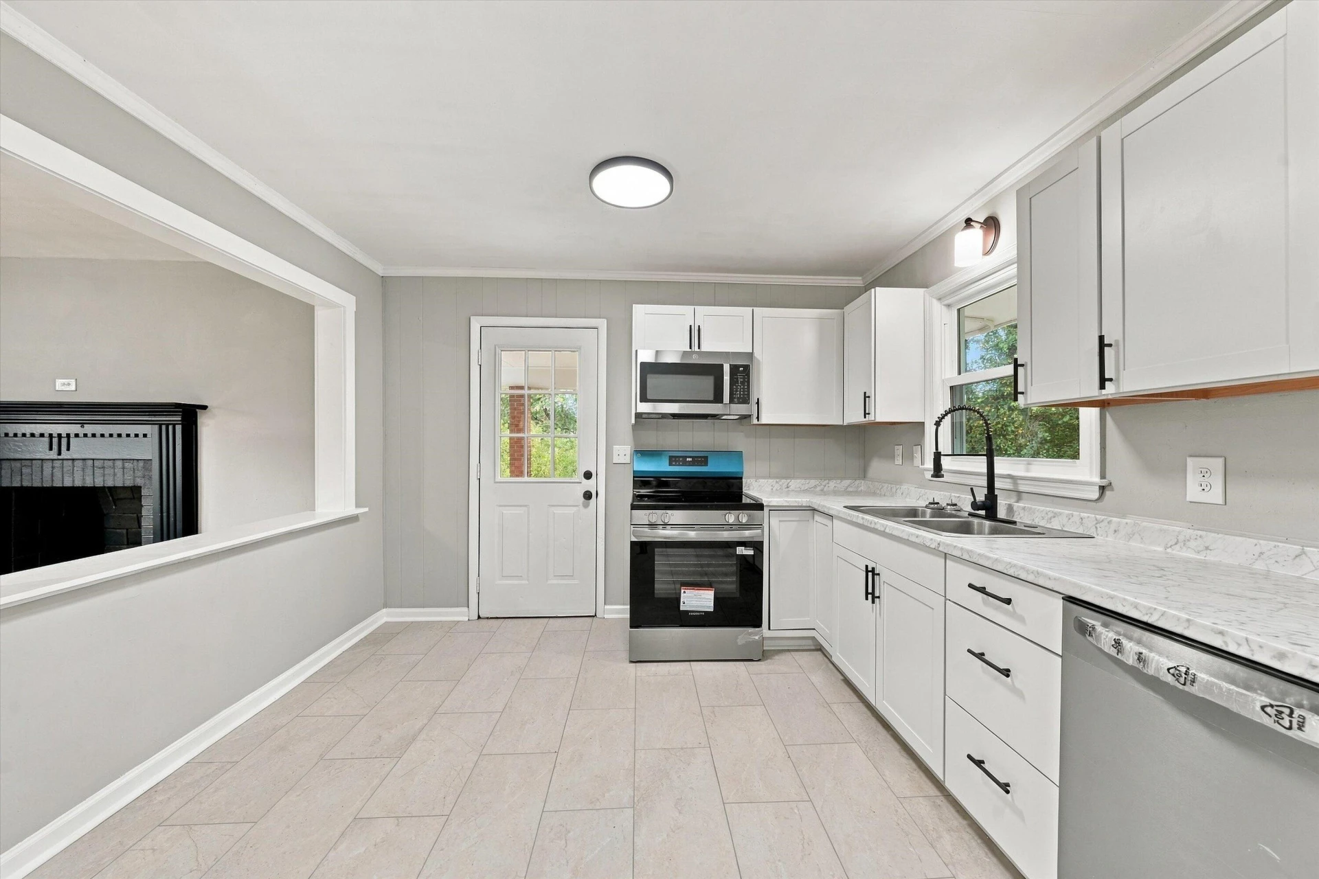 305 Byrd LN - Photo 9