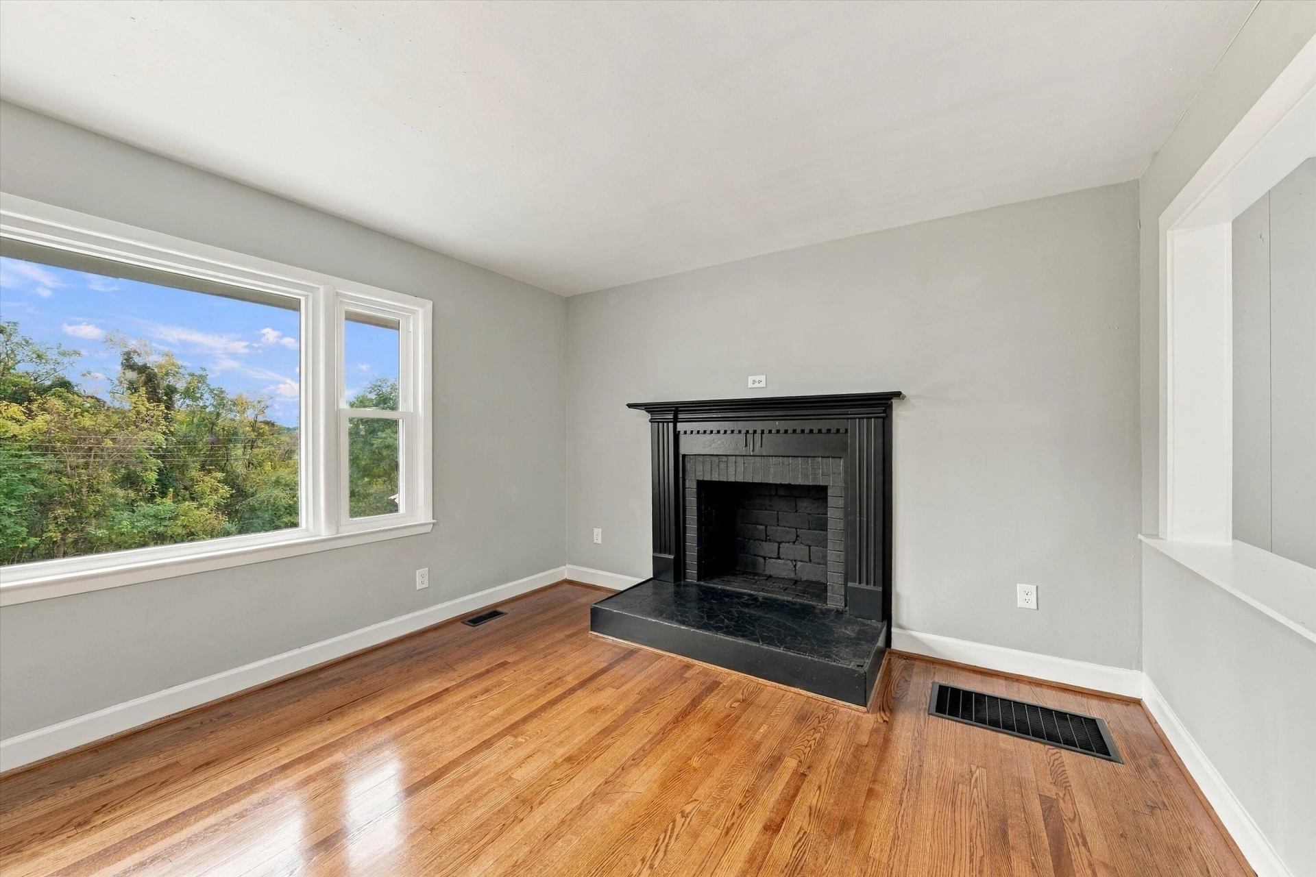 305 Byrd LN - Photo 10