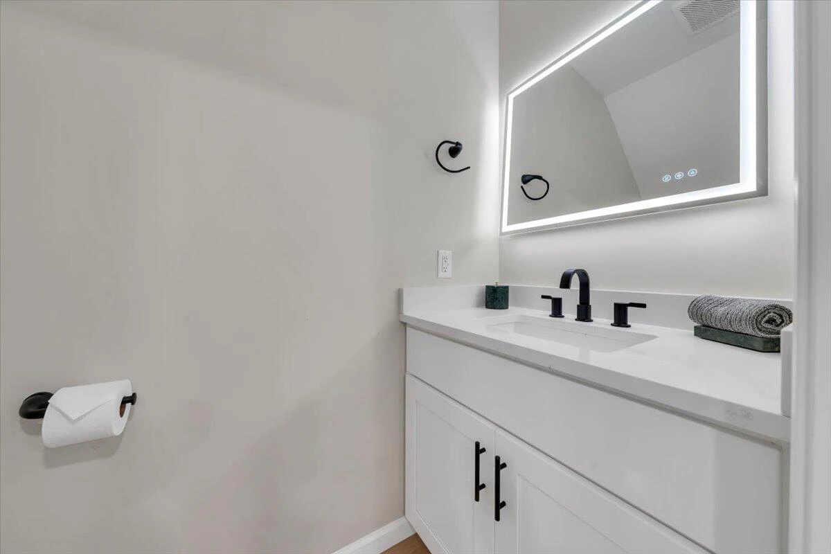 824 Commander DR - Photo 11