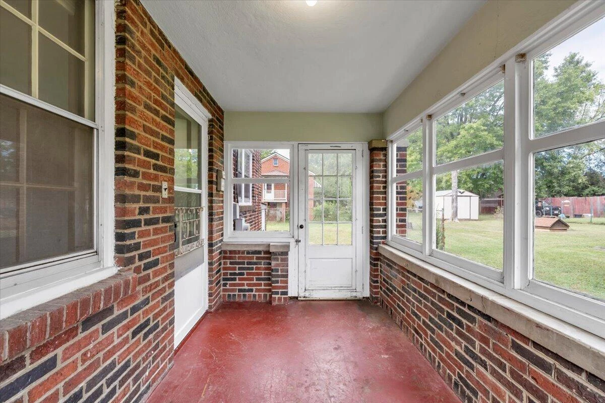 408 Liberty RD NE - Photo 11