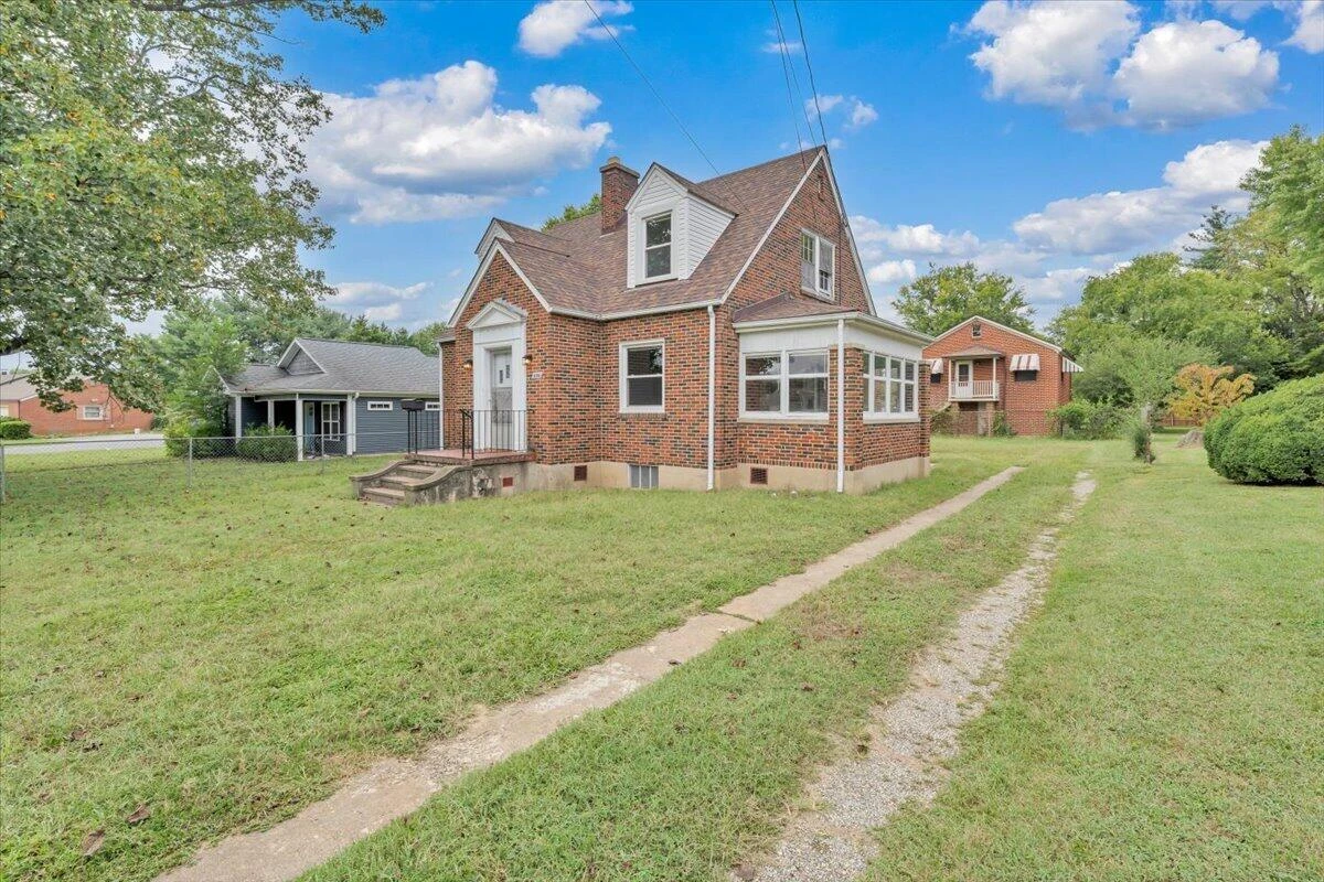 408 Liberty RD NE - Photo 33