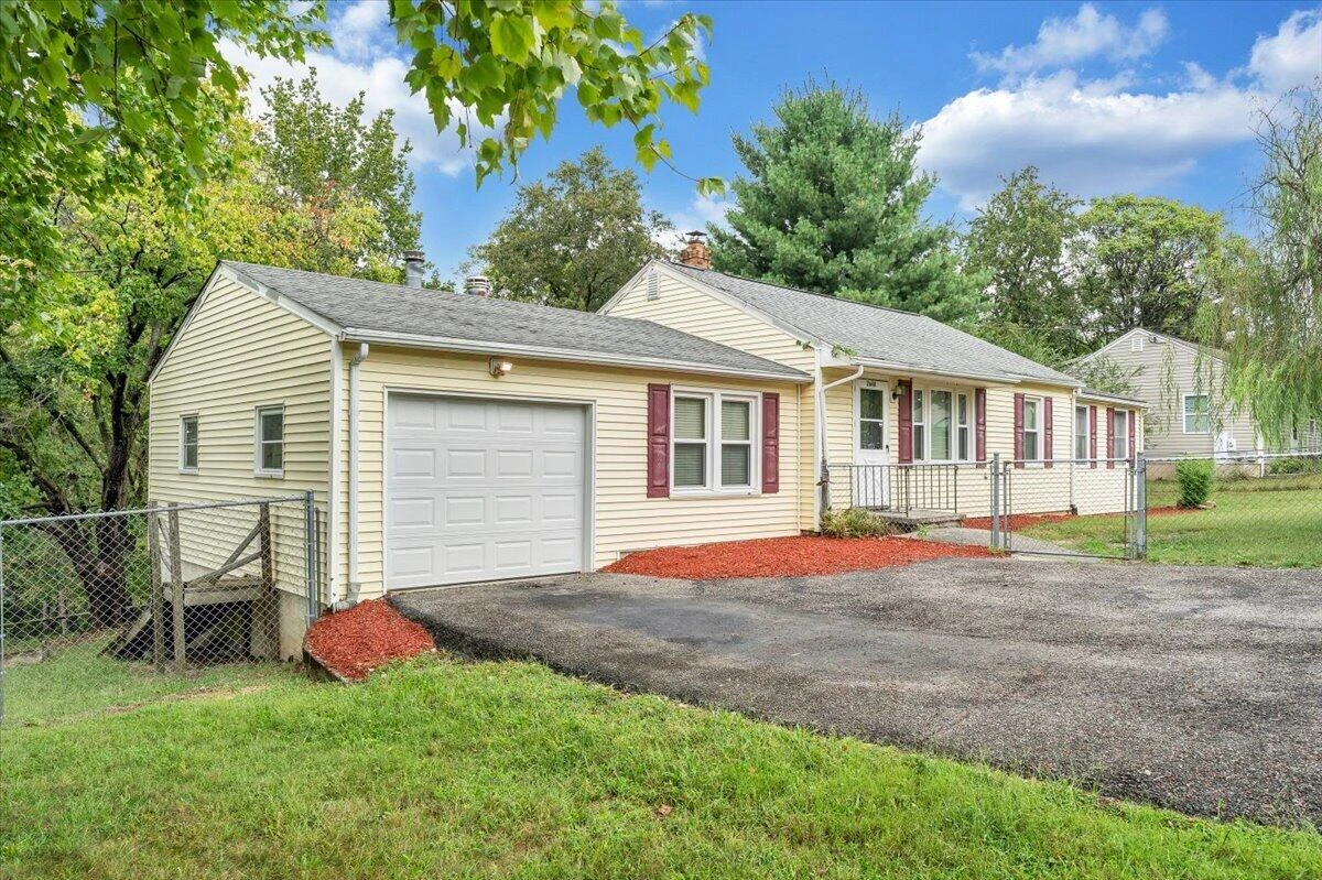2648 Idlewild BLVD NE - Photo 2