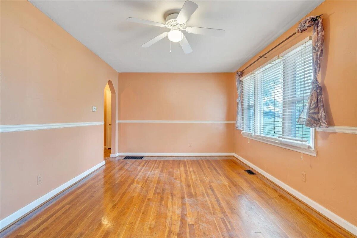 2648 Idlewild BLVD NE - Photo 5