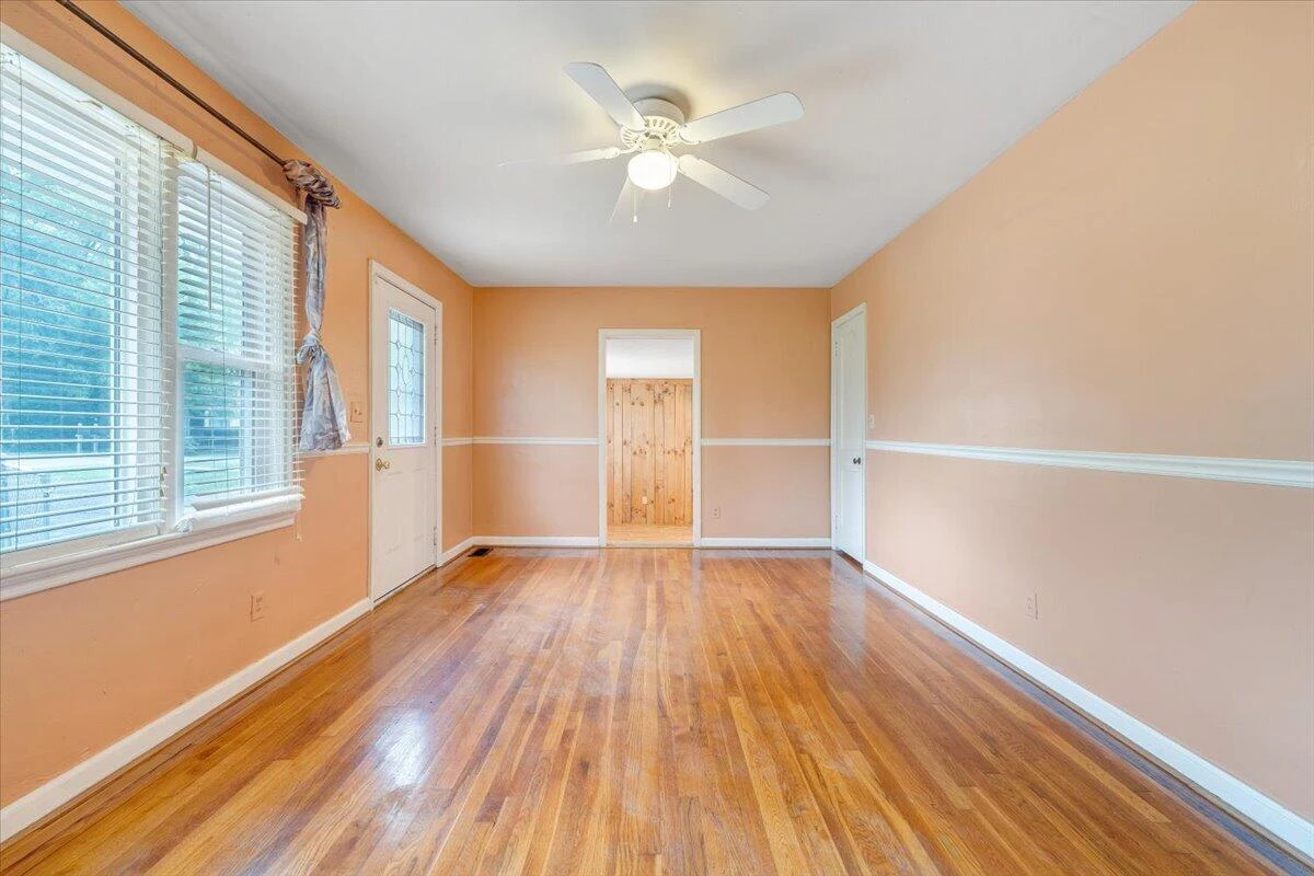 2648 Idlewild BLVD NE - Photo 6