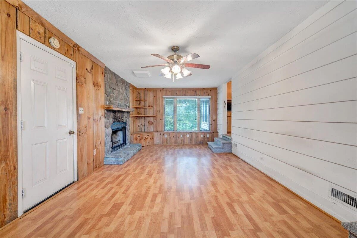 2648 Idlewild BLVD NE - Photo 7