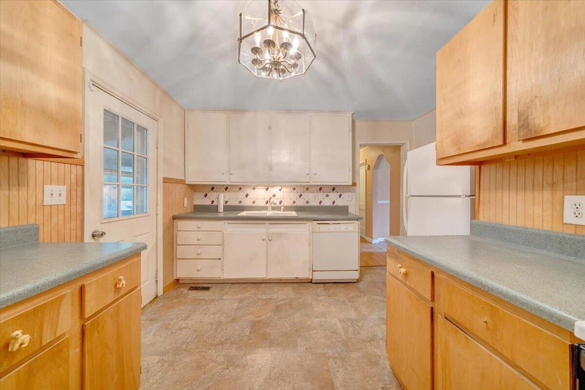 2648 Idlewild BLVD NE - Photo 11