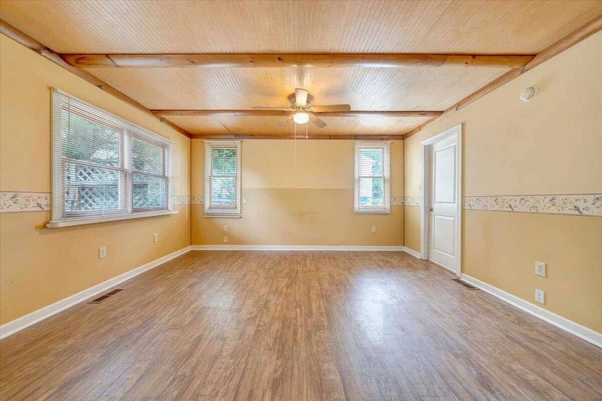 2648 Idlewild BLVD NE - Photo 16