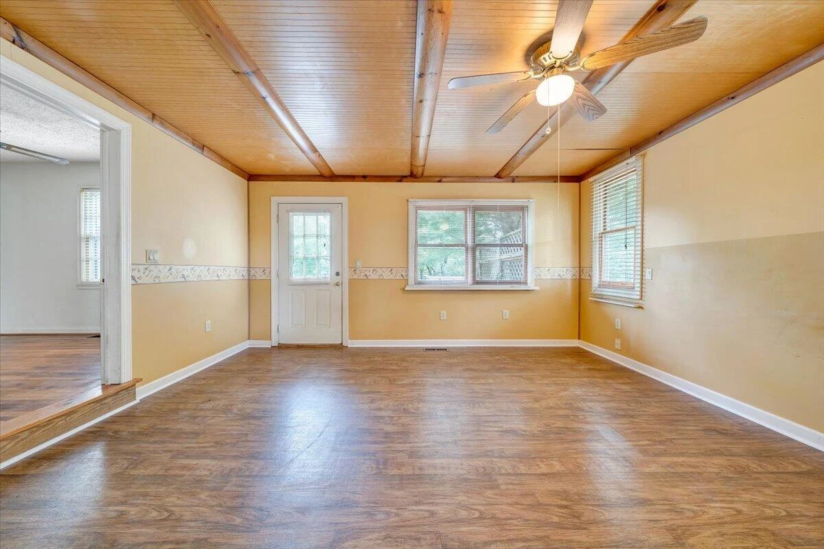 2648 Idlewild BLVD NE - Photo 17
