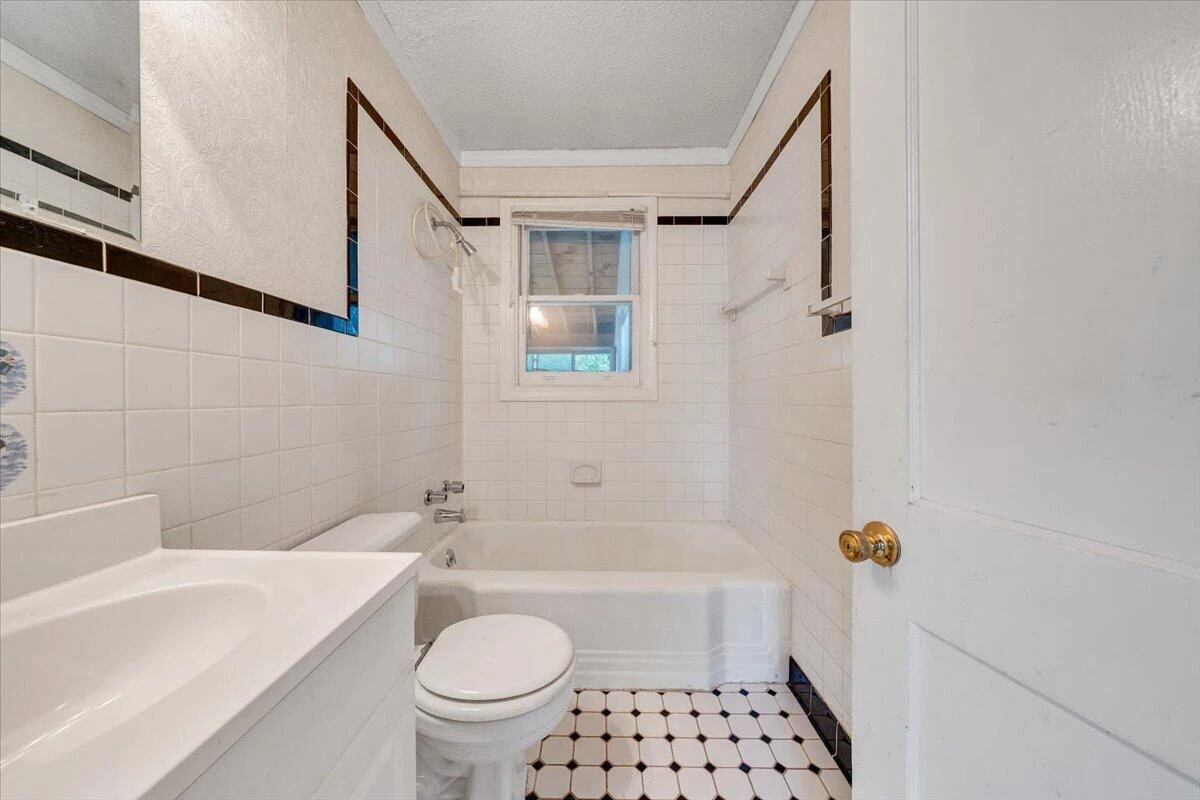 2648 Idlewild BLVD NE - Photo 22