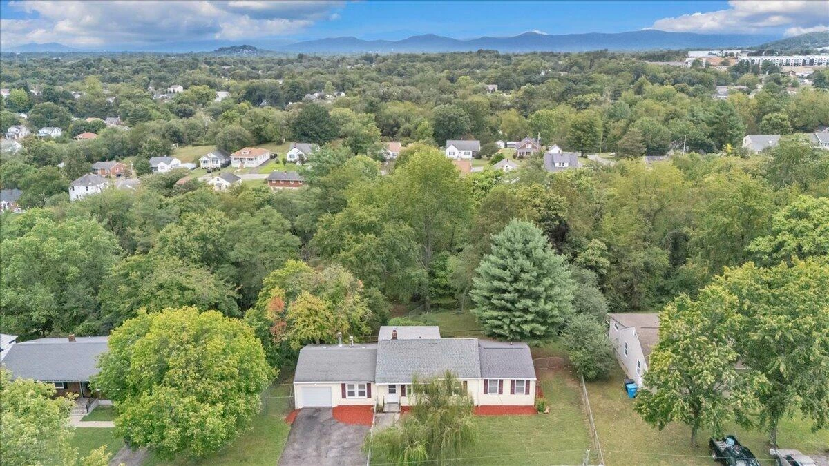 2648 Idlewild BLVD NE - Photo 36