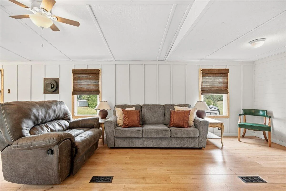 976 Coles Knob RD NE - Photo 3