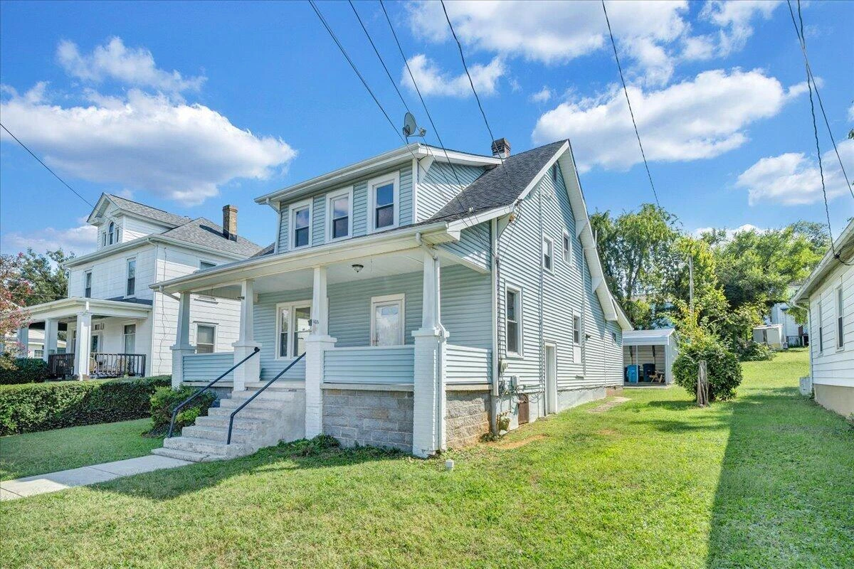 1106 Mercer AVE NW - Photo 3
