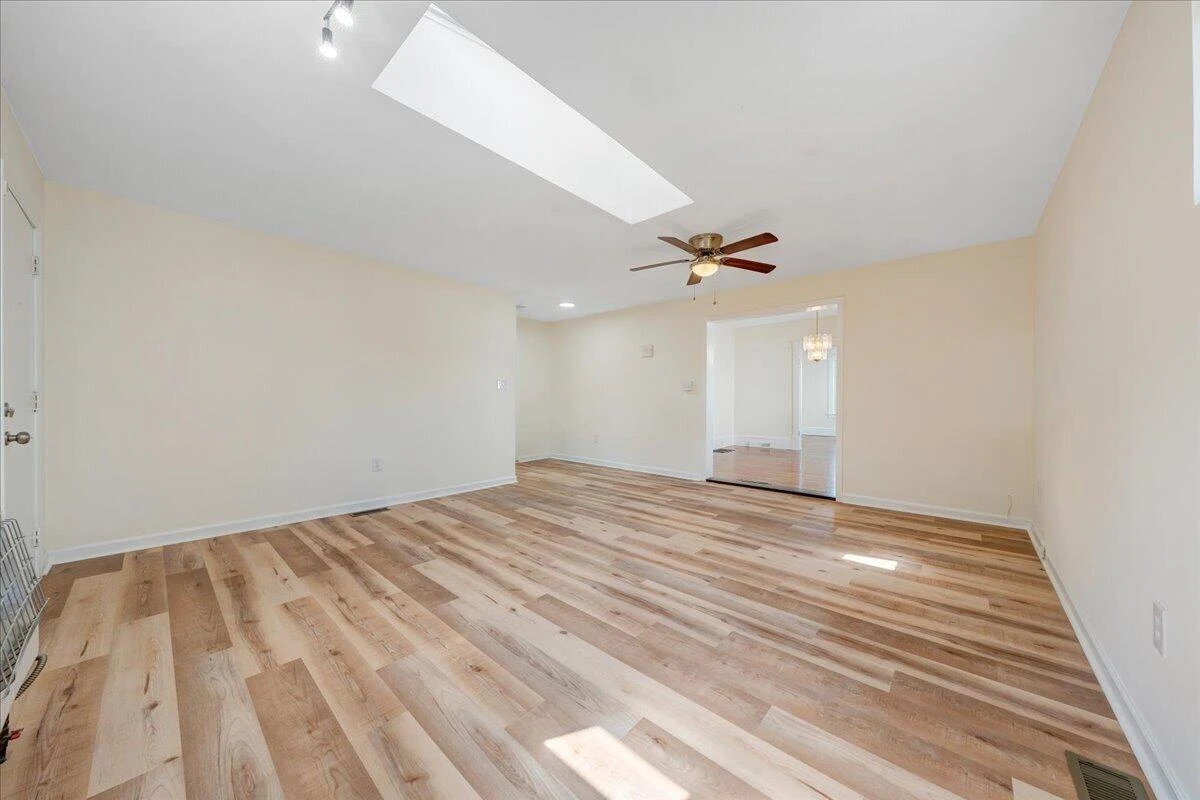 1106 Mercer AVE NW - Photo 12