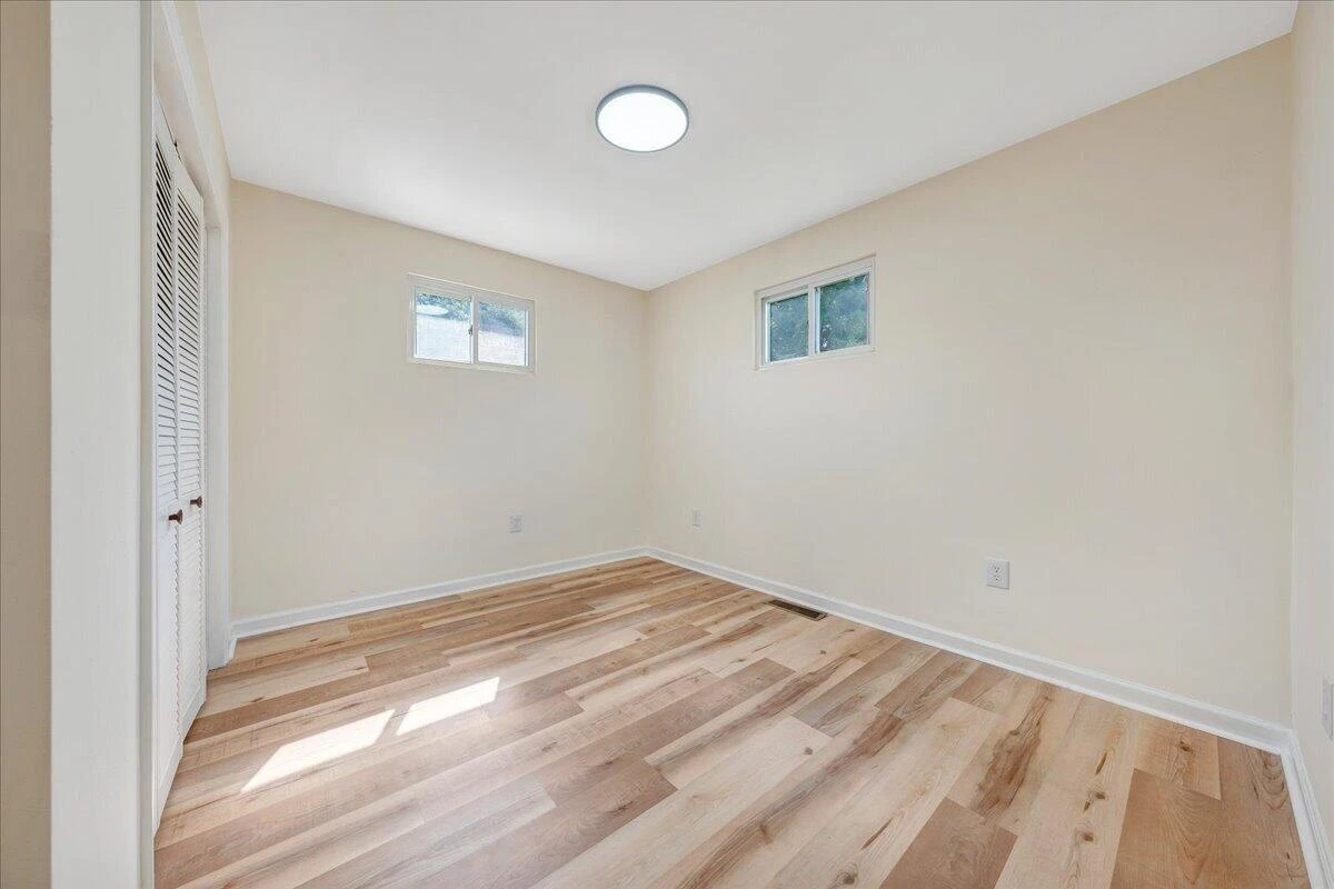 1106 Mercer AVE NW - Photo 13