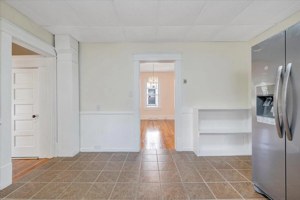 1106 Mercer AVE NW - Photo 17