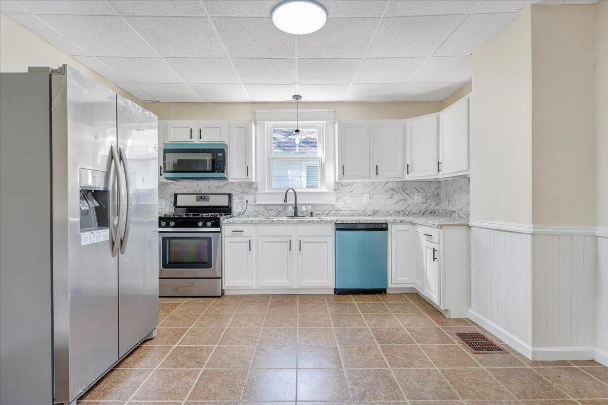 1106 Mercer AVE NW - Photo 21