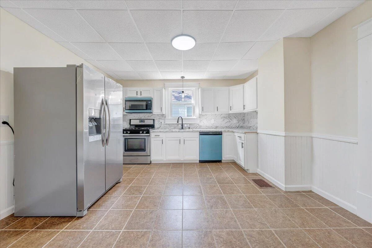 1106 Mercer AVE NW - Photo 22