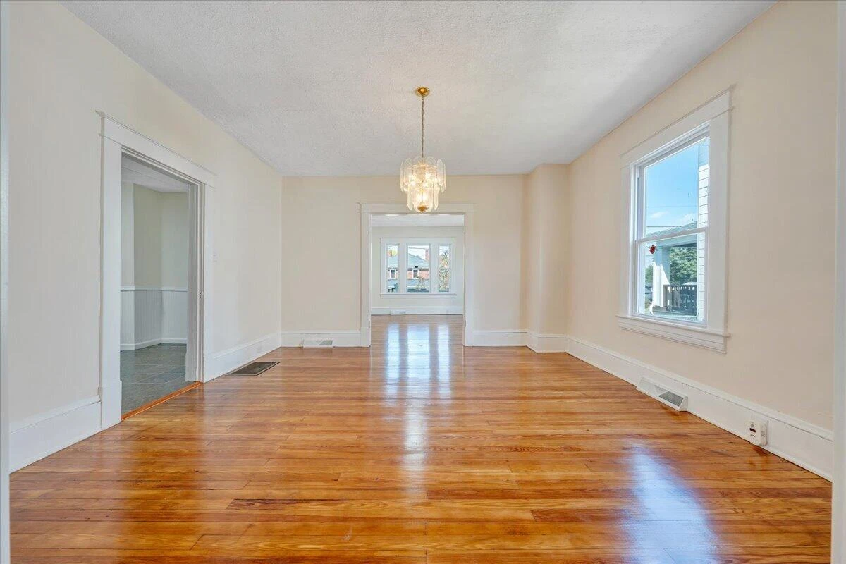 1106 Mercer AVE NW - Photo 24