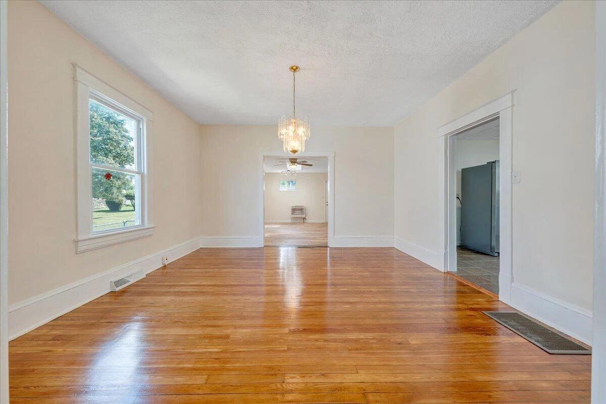 1106 Mercer AVE NW - Photo 25