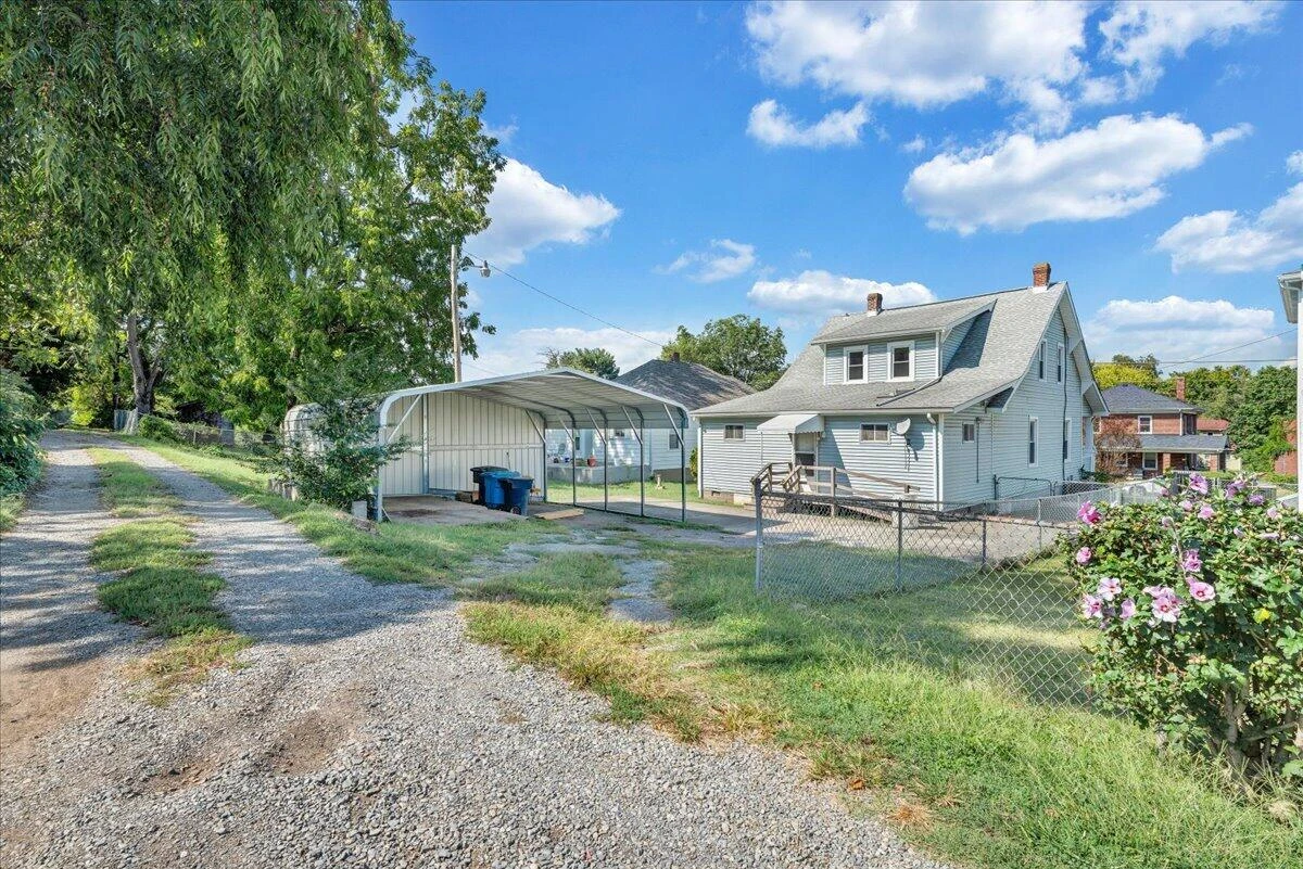 1106 Mercer AVE NW - Photo 35
