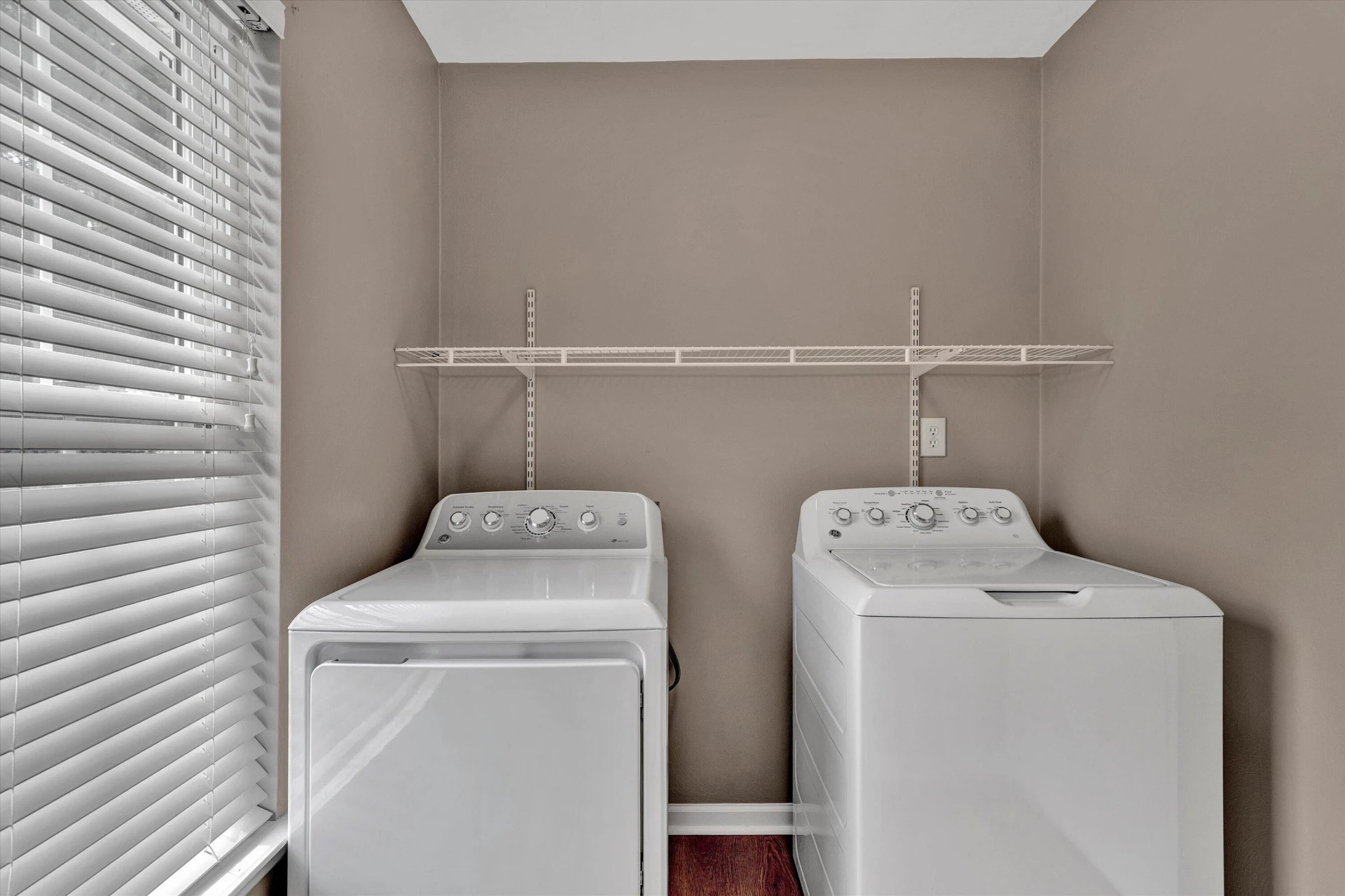 2225 Bloomfield AVE - Photo 13
