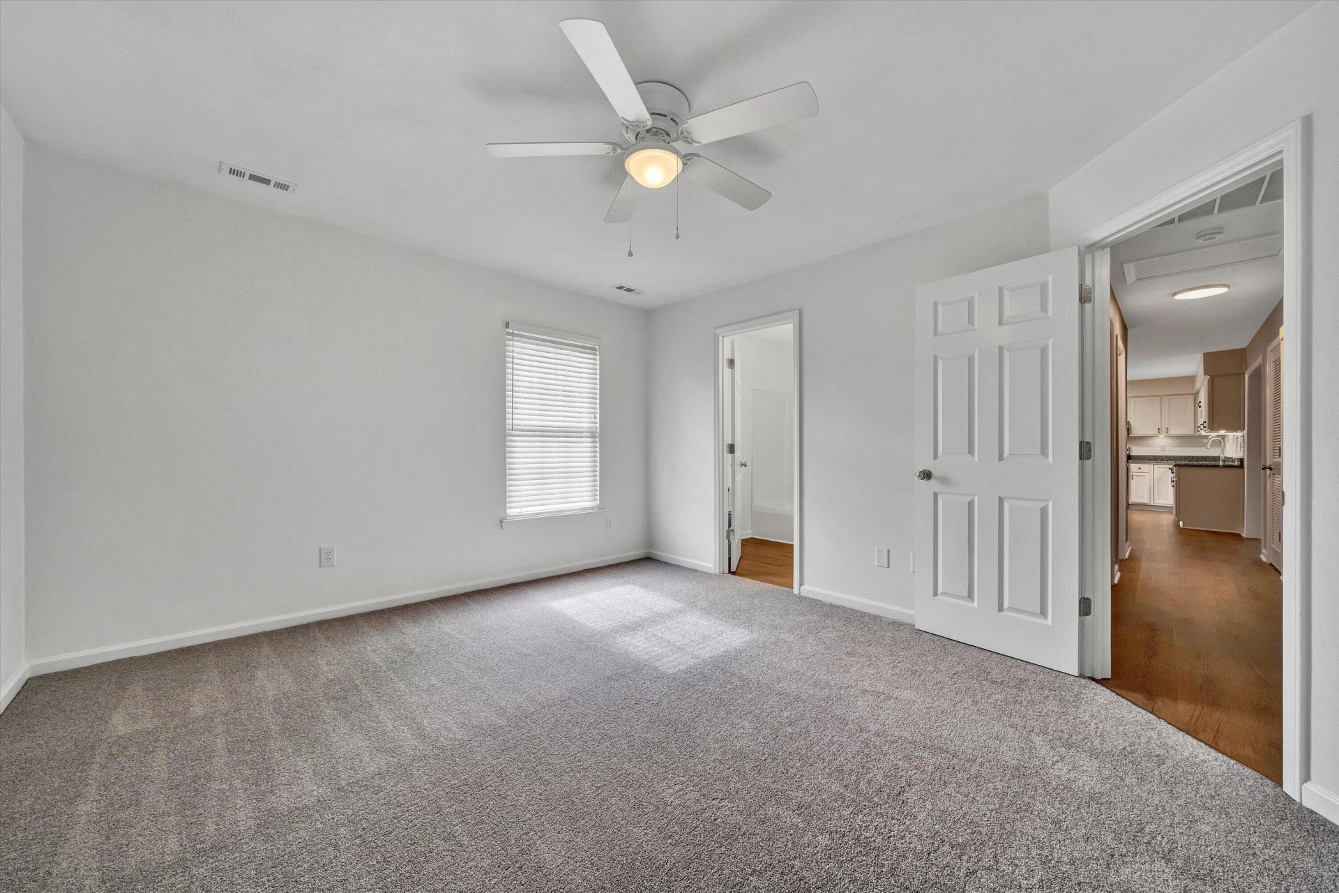 2225 Bloomfield AVE - Photo 17