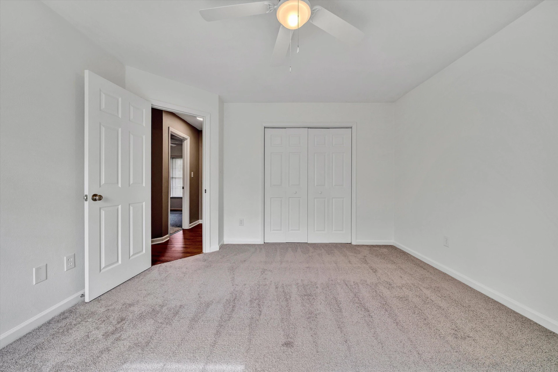 2225 Bloomfield AVE - Photo 18