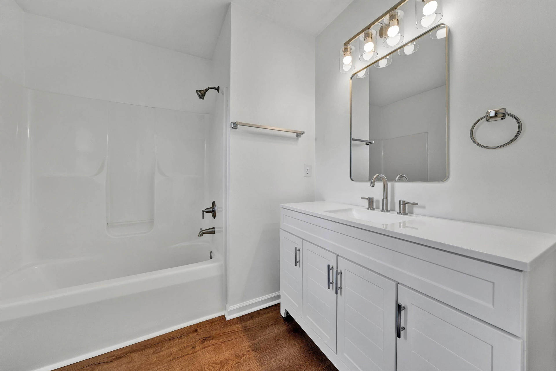 2225 Bloomfield AVE - Photo 19