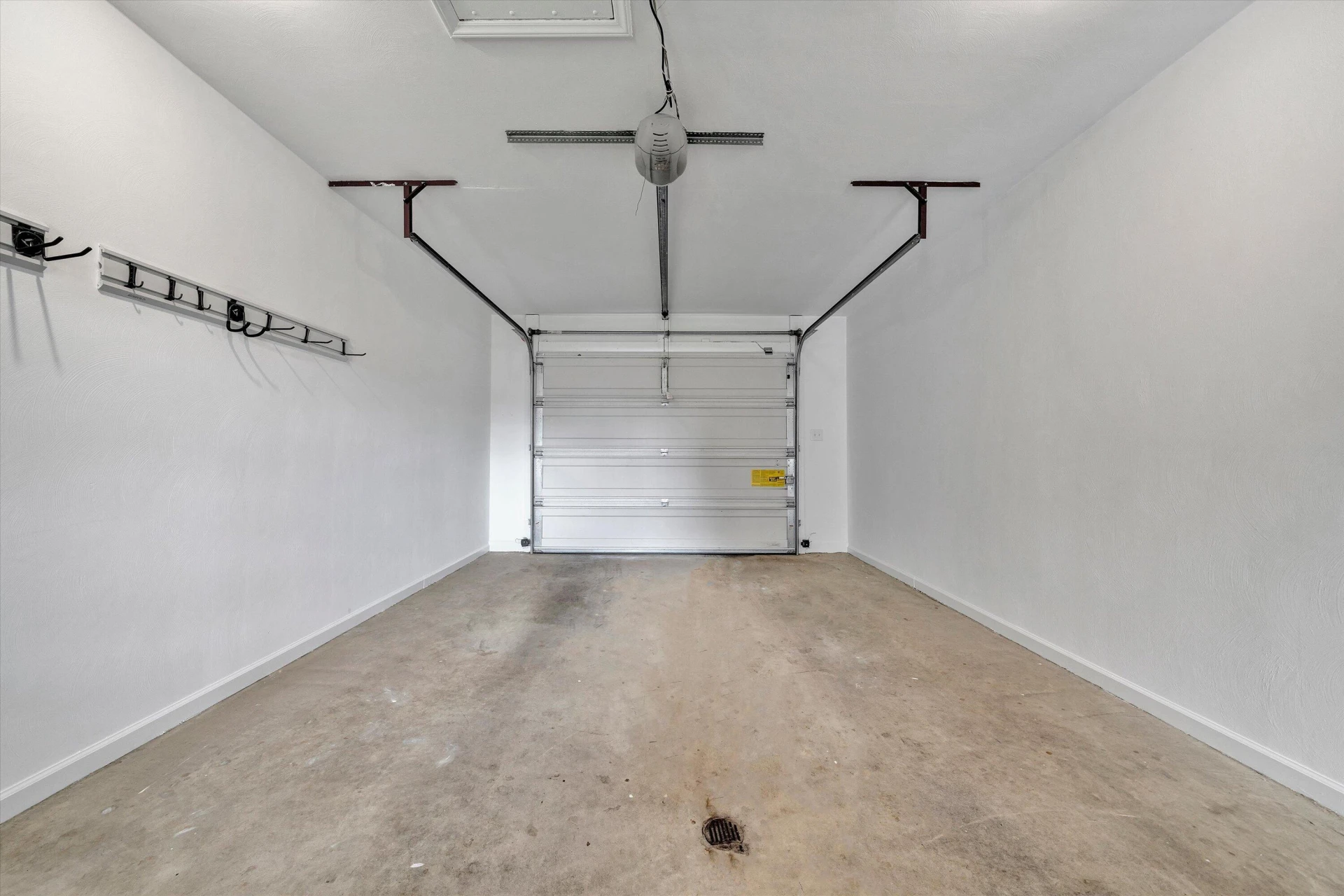 2225 Bloomfield AVE - Photo 23