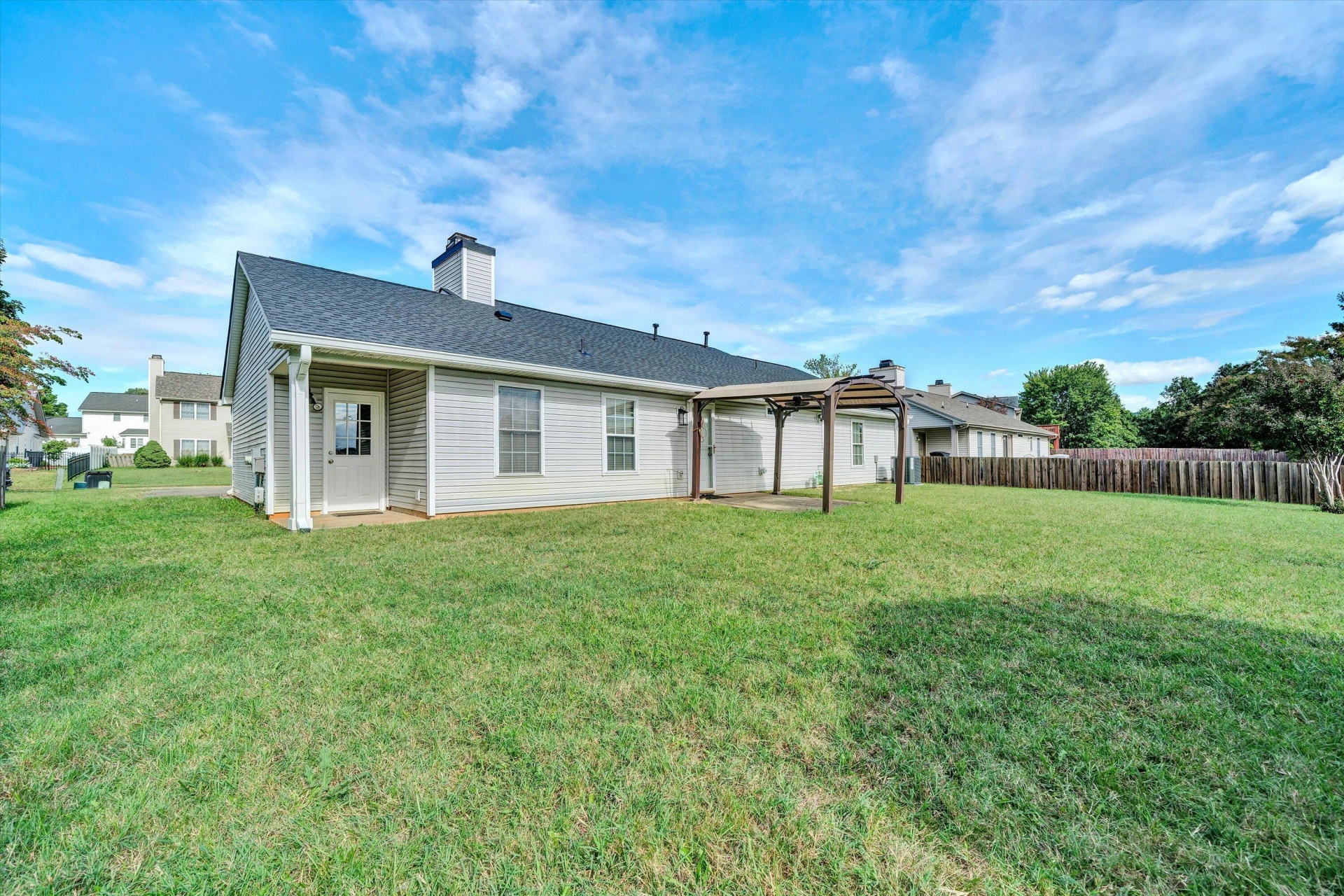 2225 Bloomfield AVE - Photo 25