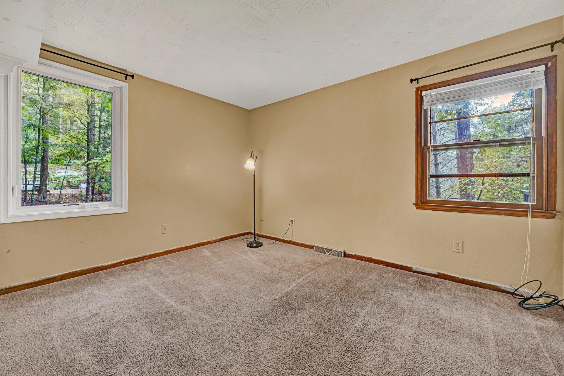 5793 Scenic Hills DR - Photo 21