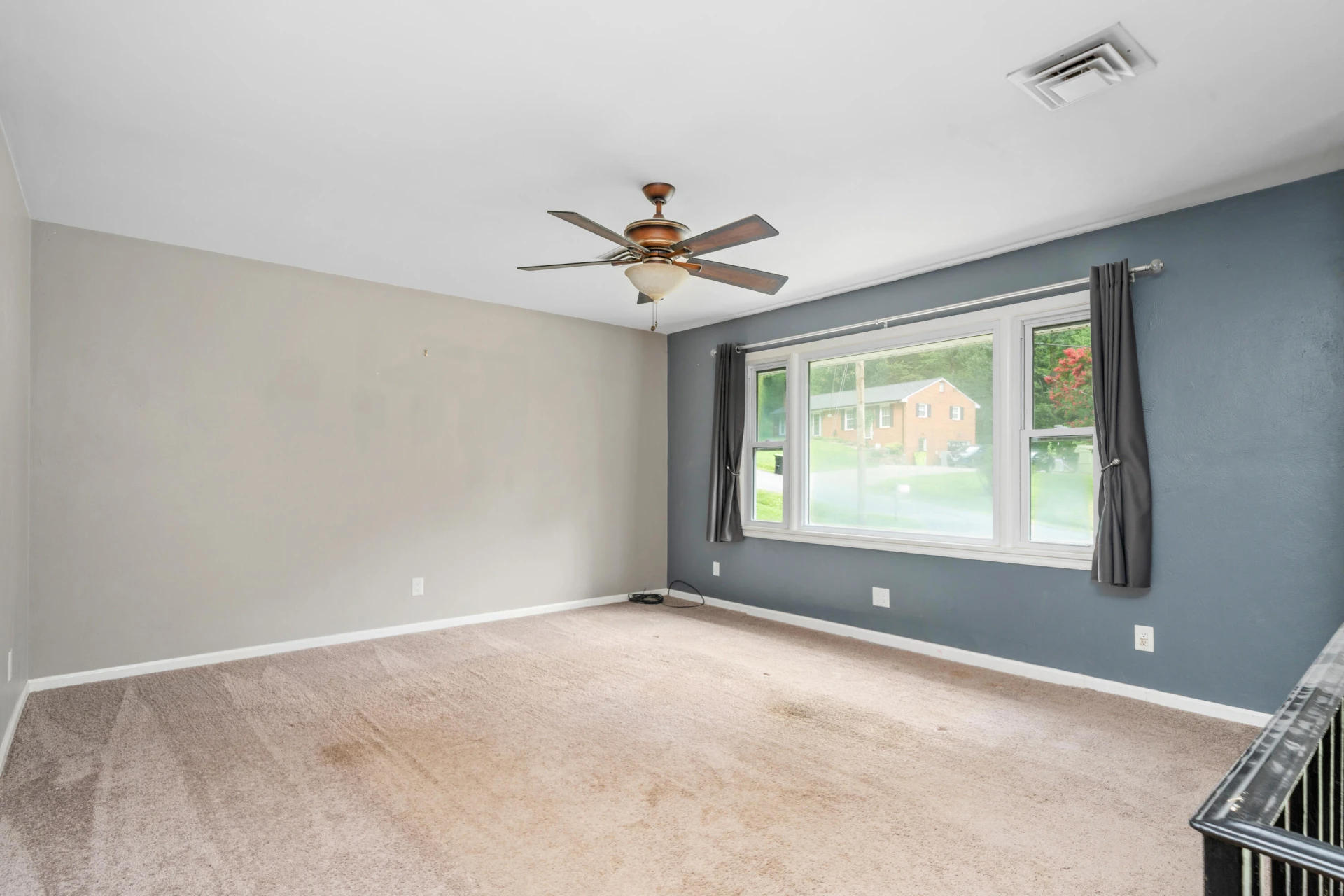 729 Dawnridge LN - Photo 5