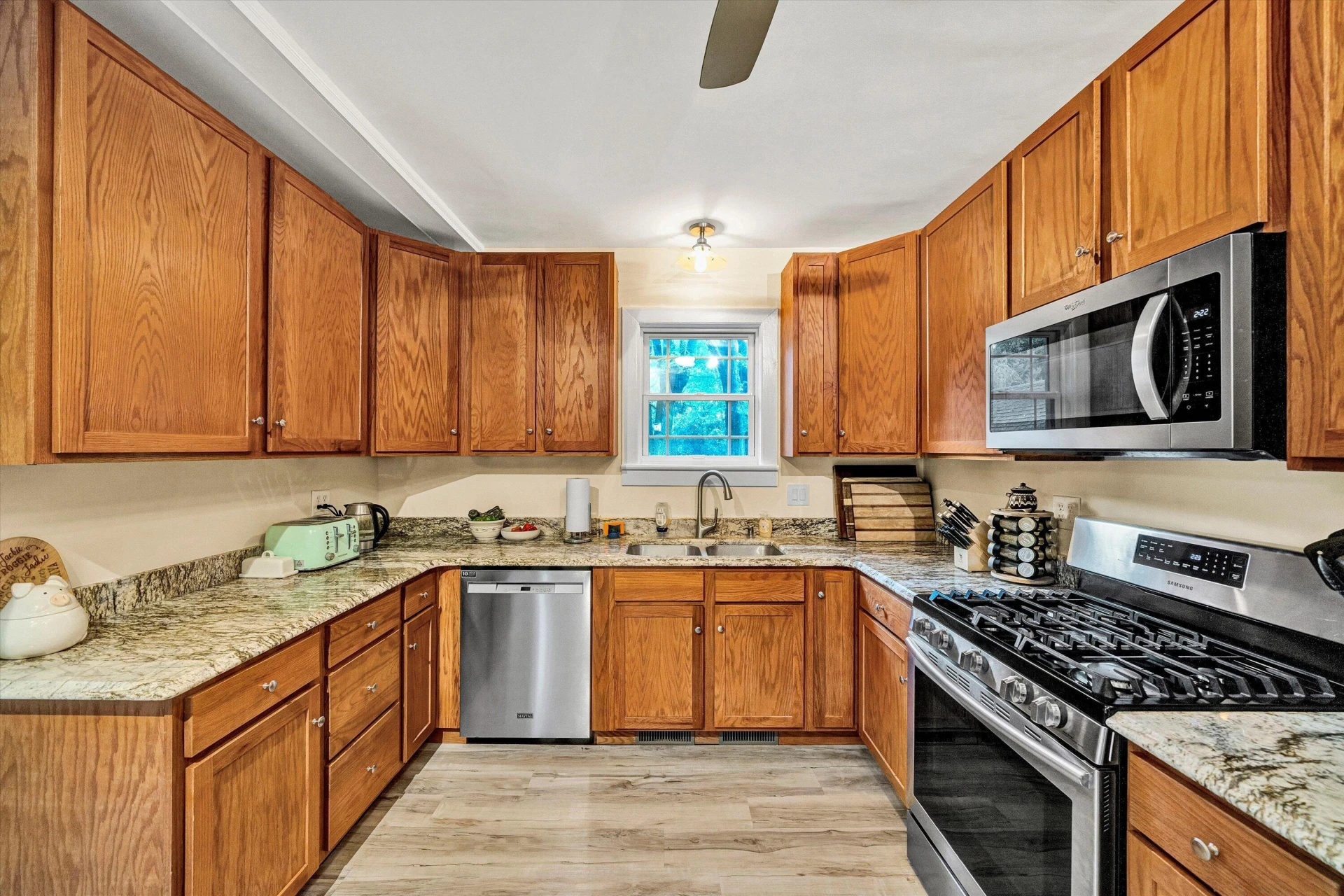 1019 Halliahurst AVE - Photo 13