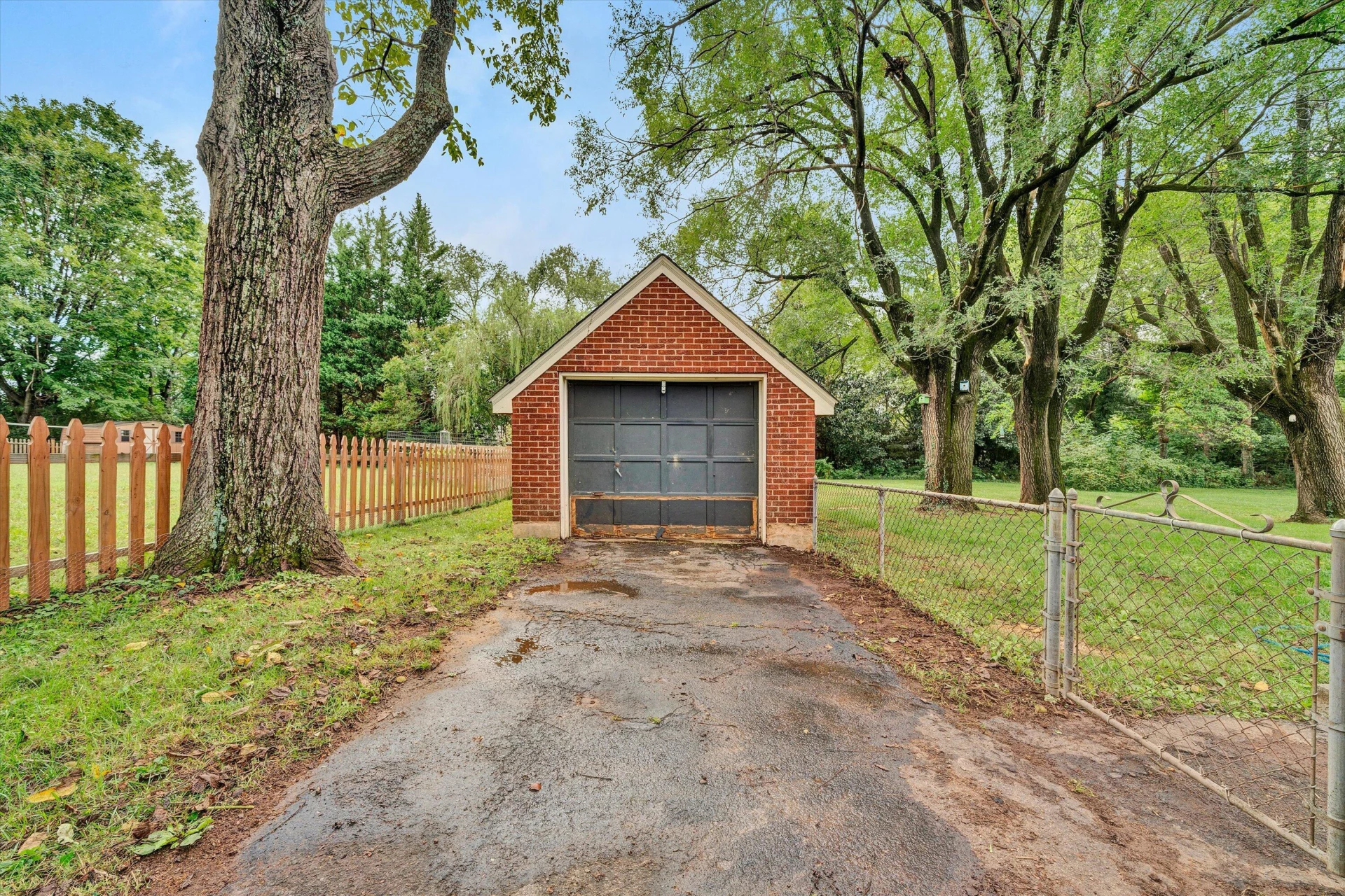 1019 Halliahurst AVE - Photo 33