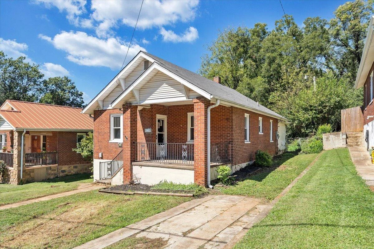 614 Morrill AVE SE - Photo 2